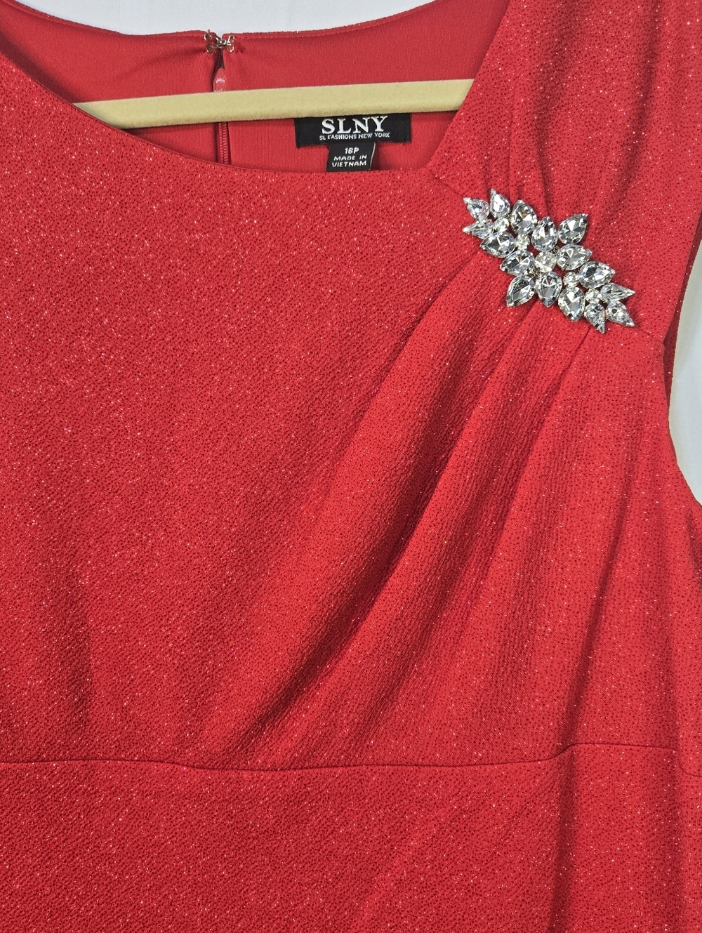 SLNY Size 16P Sparkling Red Formal Empire Waist Dress, Rhinestone Pin NWT - Picture 7 of 11